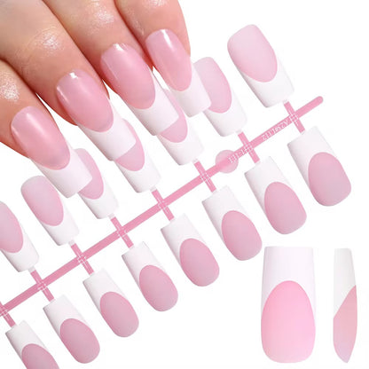 Lange, quadratische French-Nägel in Pink – Set mit 120 Nägeln