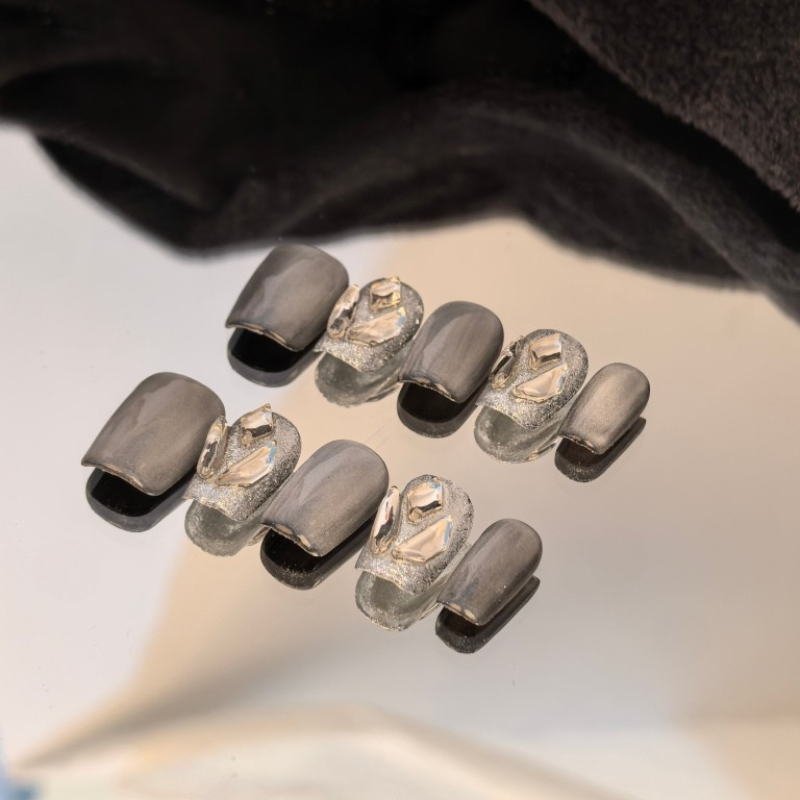 Handmade Reusable Cat Eye Nails - Grayish Black - Secret Teddy